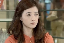 年轻的女助手在线观看,在线观看年轻女助手的时尚生活揭秘